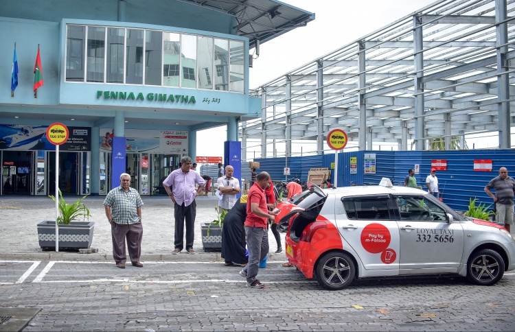 ޓެކްސީތައް ހުޅުމާލޭ ފެރީ ޓާމިނަލަށް ވަނުން މަނާކޮށްފި