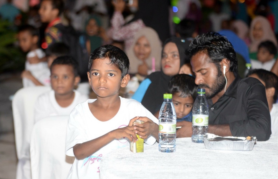 ހުޅުމާލެ: ޖެނުއަރީ 3، 2018- ސޮދަގާތު ފައުންޑޭޝަނުން އިންތިޒާމްކޮށްގެން ބޭއްވި މިދިޔަ އަހަރުގެ ހިތާނީ ފެސްޓިވަލް ނިންމުމުގެ ހަފުލާގެ ތެރެއިން.---ފޮޓޯ: އެމްޑީއޭ