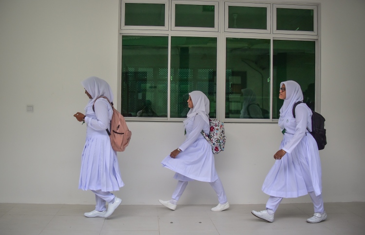 ތުޅާދޫން ކަރަންޓް ކެނޑި އުނދަގޫތަކާ ކުރިމަތިވެއްޖެ