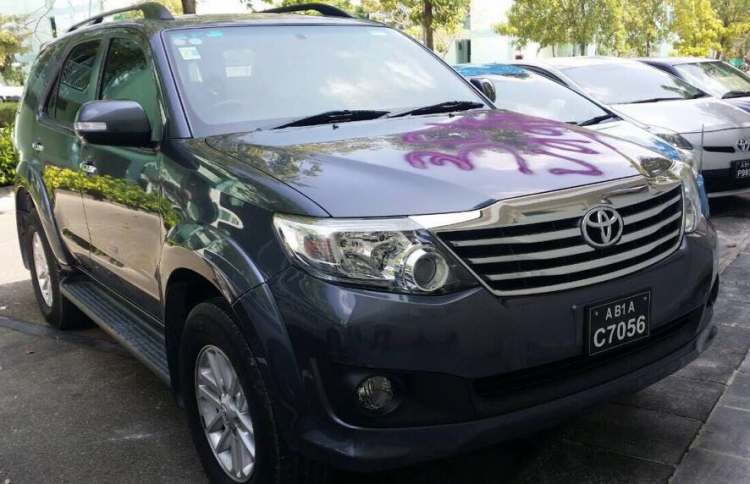 ސައިމަންގެ ކާރާއި އެޕާޓްމަންޓަށް ގެއްލުންދީފި