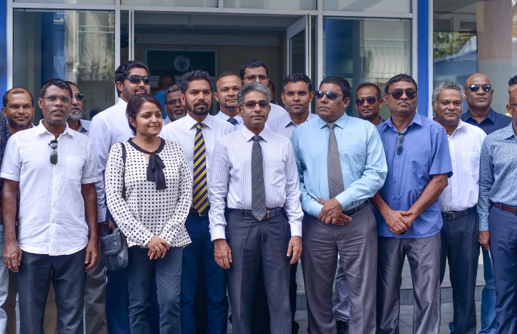 އިދިކޮޅު ލީޑަރުންގެ ކަންބޮޑުވުންތައް އީސީ އަށް