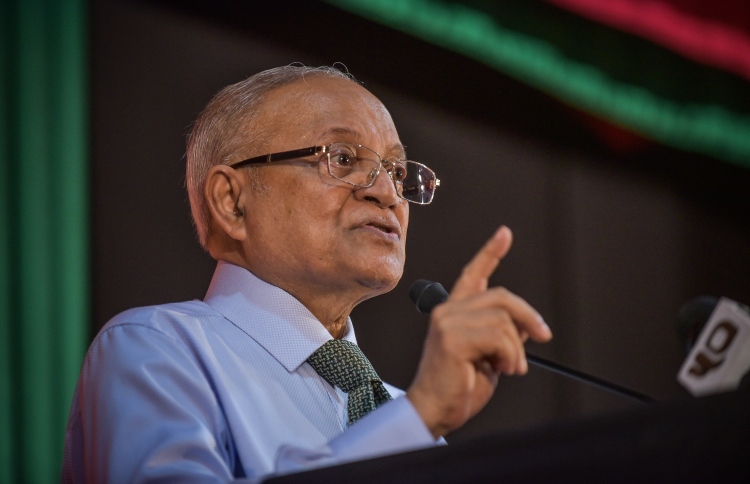 ވަކީލް މައުމޫން ނެތީސް ޝަރީއަތް ނުފަށަން އެދިއްޖެ