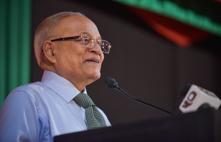 މައުމޫންގެ އާއިލީ ބައްދަލުވުމަށް އަލުން ހުއްދަ ދީފި