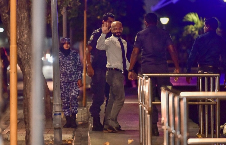 ފާރިސްގެ ބަންދަށް 15 ދުވަސް ޖަހައިފި