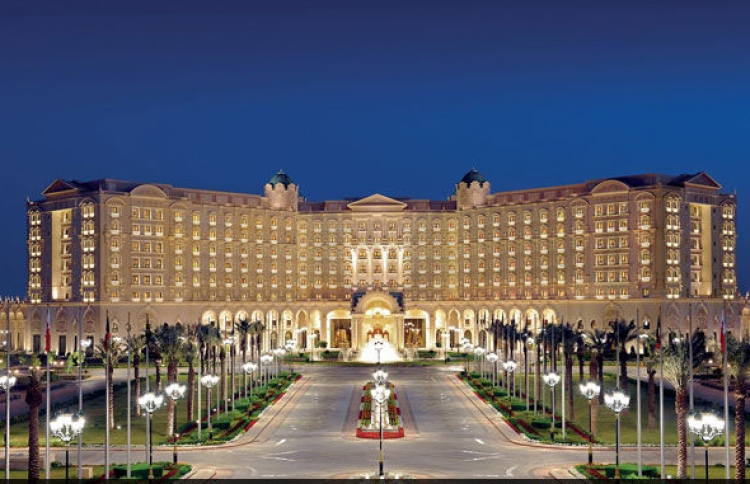 މީހުން ބަންދުކުރި ސައުދީގެ ރިޒް ކާލްޓަން ހޮޓާ ހުސްކޮށްފި