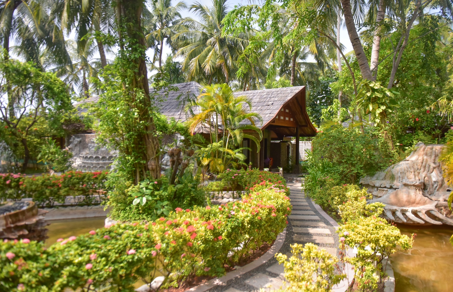 ވިލާ ކުންފުނިން ހިންގާ ސަން އައިލެންޑުގެ ސްޕާއެއް--ފޮޓޯ:މިހާރު