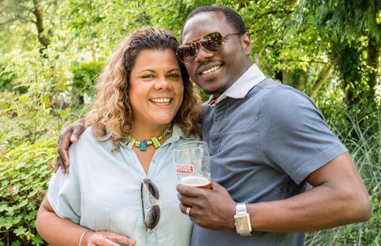 މަރުވި މަންމަގެ ބަނޑުގައި އޮތް ކުއްޖާ ސަލާމަތްކޮށްފި