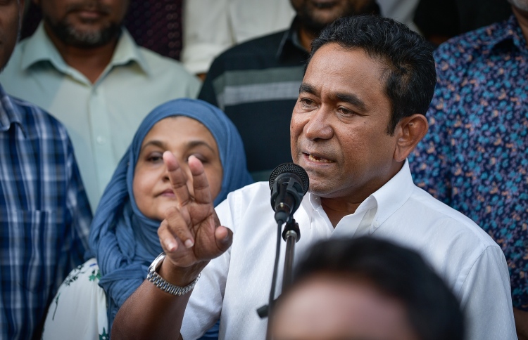 ރައީސް ޔާމީން މަގާމަށް ފިޓުކަން ދައްކައިދީފި: ނިހާން