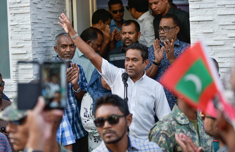 ރިޔާސީ ކެންޑިޑޭޓުންގެ ޑިޕޮސިޓް 100،000ރ. އަށް