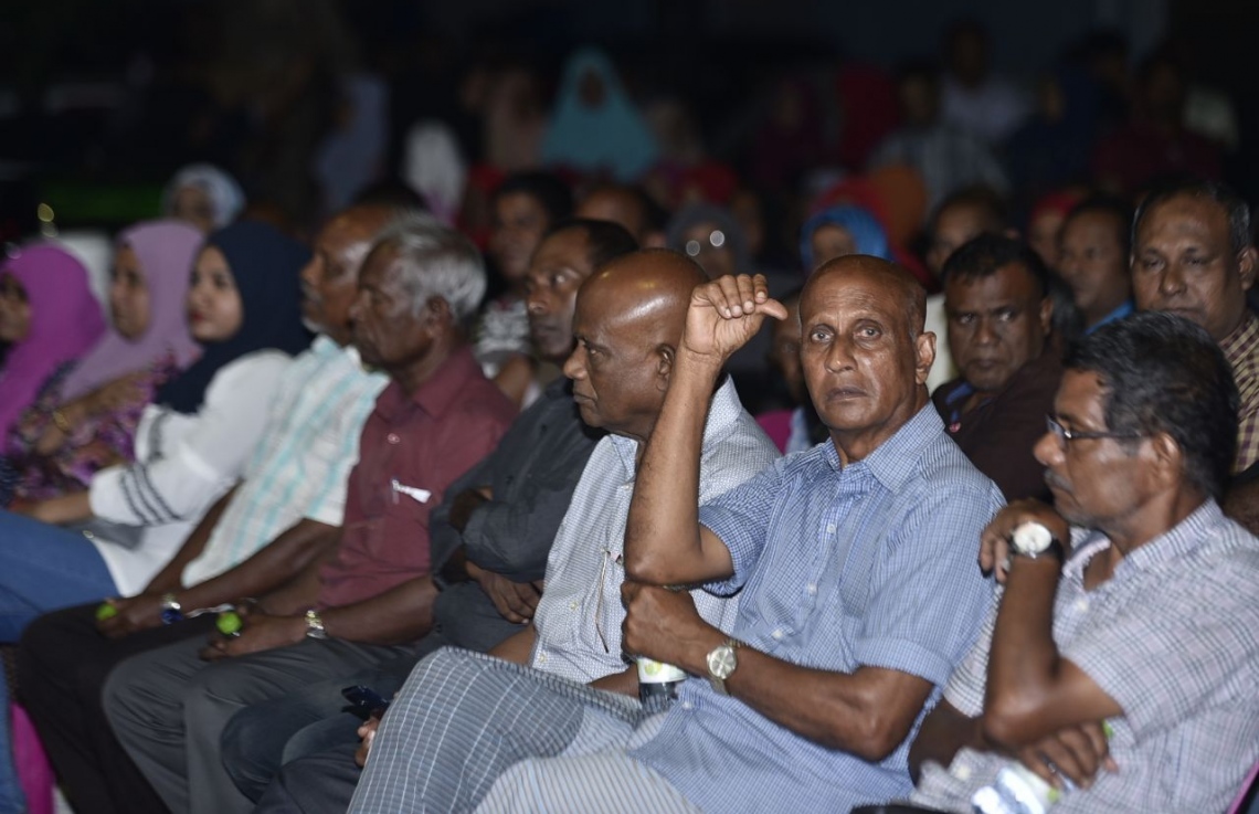 މާލެ: ފެބްރުއަރީ 4، 2018: ވެރިކަން ކުރާ ޕާޓީ، ޕީޕީއެމުން "ރުމާލު 2" ޖަގަހައިގައި ކުރިއަށް ގެންދާ ޖަލްސާގައި ސަރުކާރަށް ތާއީދުކުރާ ފަރާތްތަކުން ބައިވެރިވަނީ.-- ފޮޓޯ: ހުސެން ވަހީދު /މިހާރު