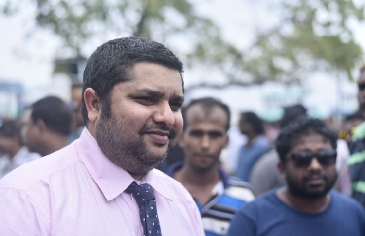 މެމްބަރު ސިނާން ފުލުހުންނާ އަމިއްލައަށް ހަވާލުވެއްޖެ