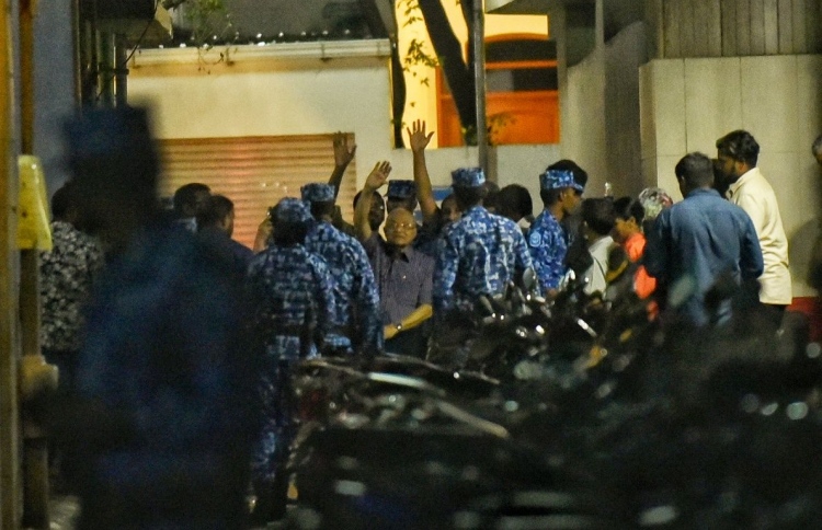 ތަހުގީގަށް މައުމޫން އެއްބާރުލުމެއް ނުދެއްވި