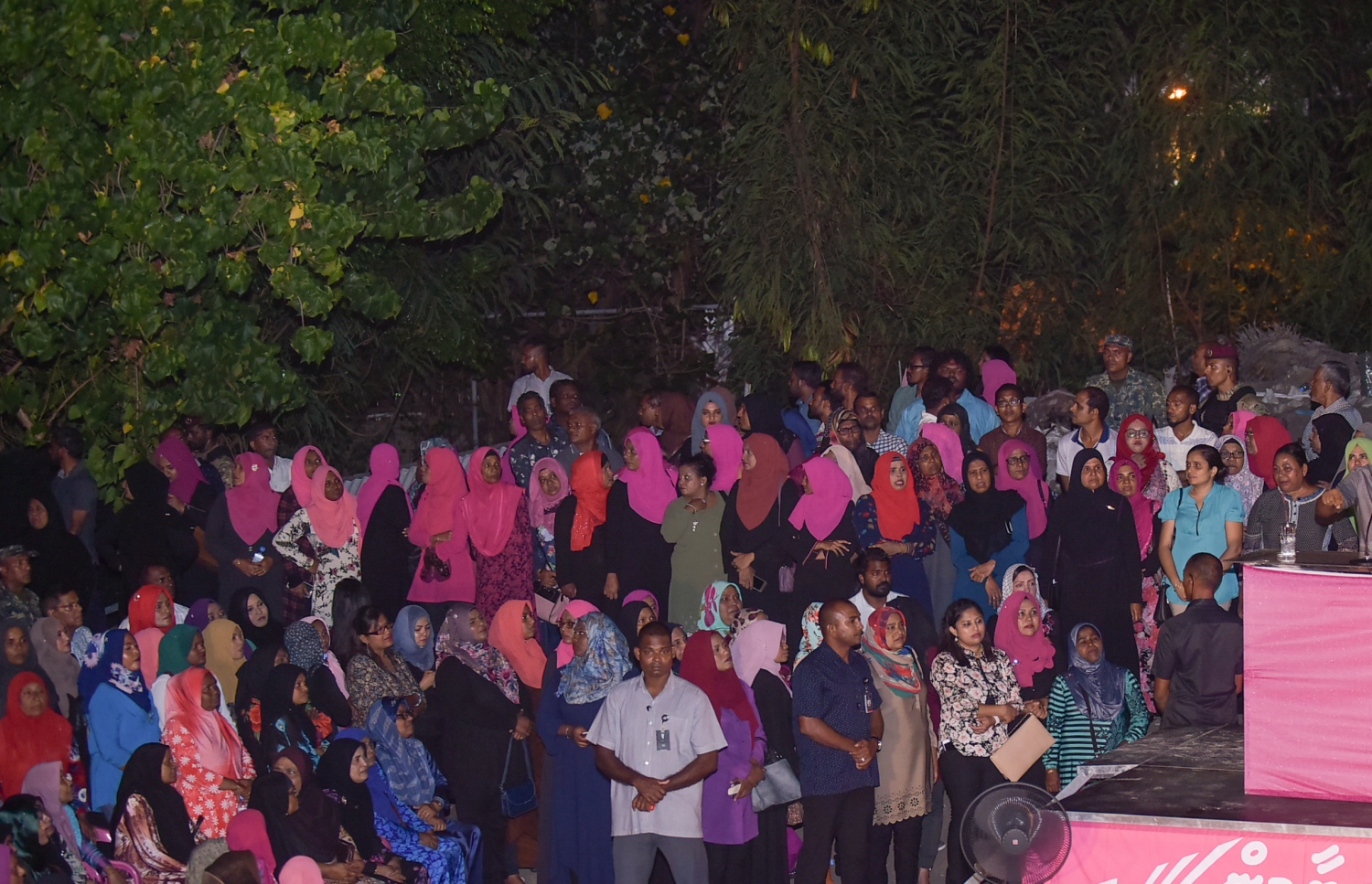 ރޭގެ ޖަލްސާގައި ރައީސް ޔާމީން ވާހަކަފުޅު ދައްކަވަނީ. --ފޮޓޯ: ހުސެއިން ވަހީދު/މިހާރު