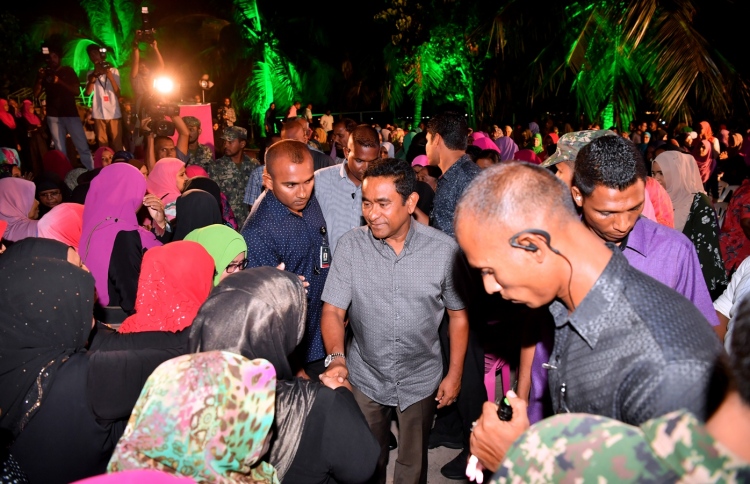 "އާއްމުން ރައީސްއާ މުއާމަލާތު ކުރުމުގައި ހުރަހެއްނެތް"