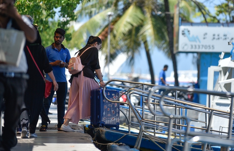 އިންޑިއާގެ ޓޫރިސްޓުން ގިނަވެ، ގަދަ ފަހަކަށް!