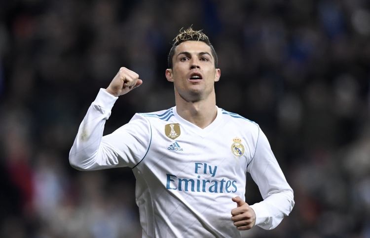 ބޭނުންވީ ރެއާލާއި ޔުނައިޓެޑްގެ ފައިނަލެއް: ރޮނާލްޑޯ