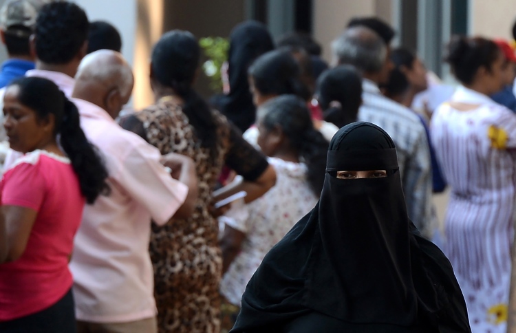 ލަންކާގެ ލޯކަލް ކައުންސިލް އިންތިޚާބުގައި 17000 އަންހެނުން