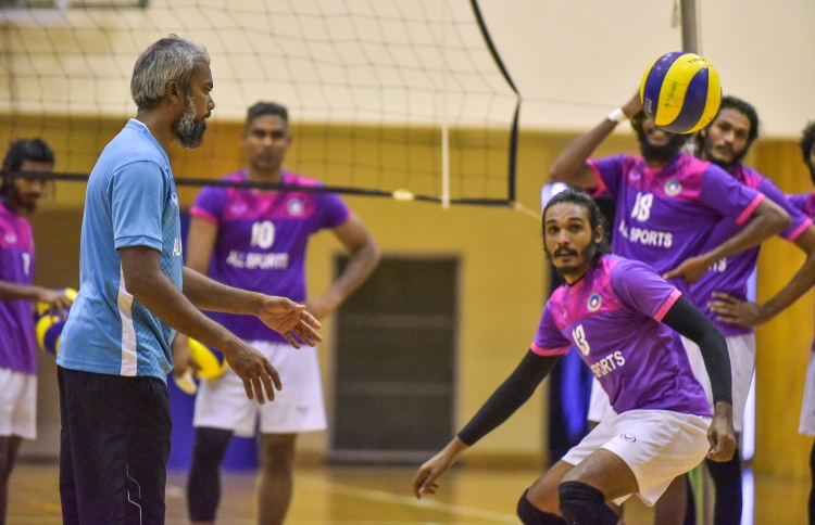 ތަޖުރިބާ ހޯދައިދީގެން ޓީމު ރަނގަޅުކުރެވޭނެ: ކޯޗު