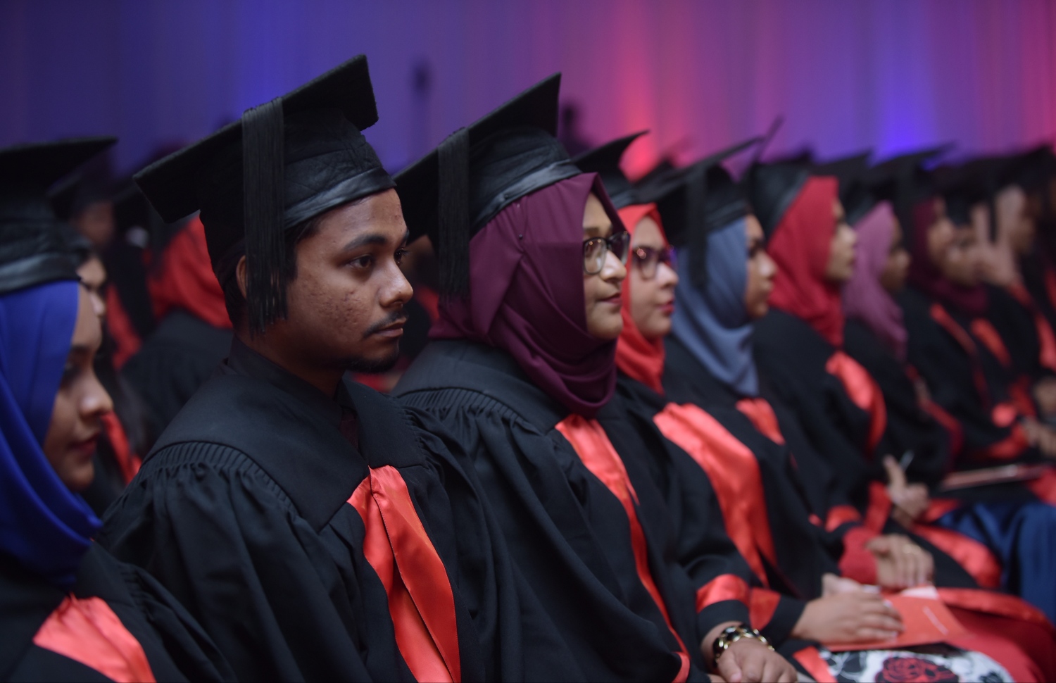 ސައިރިކްސް ކޮލެޖުގެ ދަސްވެނިވުމެއްގައި އެ ކޮލެޖުގެ ދަރިވަރުން ބައިވެރިވަނީ.--ފޮޓޯ: ހުސެއިން ވަހީދު/ މިހާރު