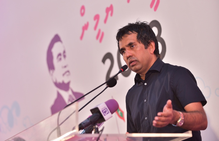 ޓާމިނަލް މައްސަލަ ނުނިންމިގެން އުޅެނީ ހިންގަން ނޭނގޭތީ