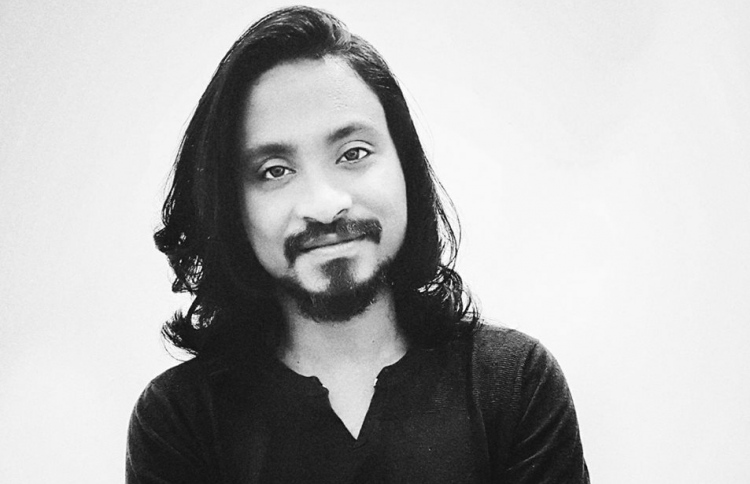 ހުސައިން މުނައްވަރު އެހެން ޑައިރެކްޓަރުންނަށް ގޮންޖަހާލަނީ