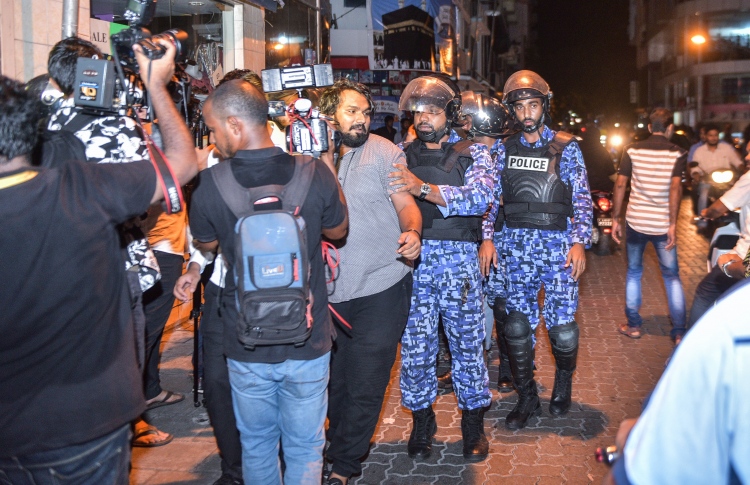 "ސަރުކާރު ވައްޓާލަން ބައެއް މީޑިއާތަކުން ހިތްވަރުދޭ"