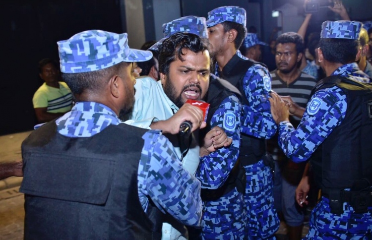 އަހަރެން ހޭނެތުނީ ފުލުހުންގެ އަނިޔާތަކުން: ހުސައިން