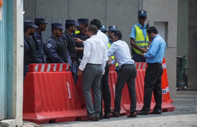 މަޖިލީހުގެ ޖަލްސާ މިއަދު، ޕީޕީއެމުން ތްރީލައިންވިޕެއް