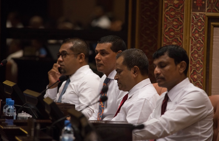 ރިޝްވަތުގެ ކުށް ހިމެނޭ އިސްލާހު ކޮމިޓީއަށް ފޮނުވައިފި