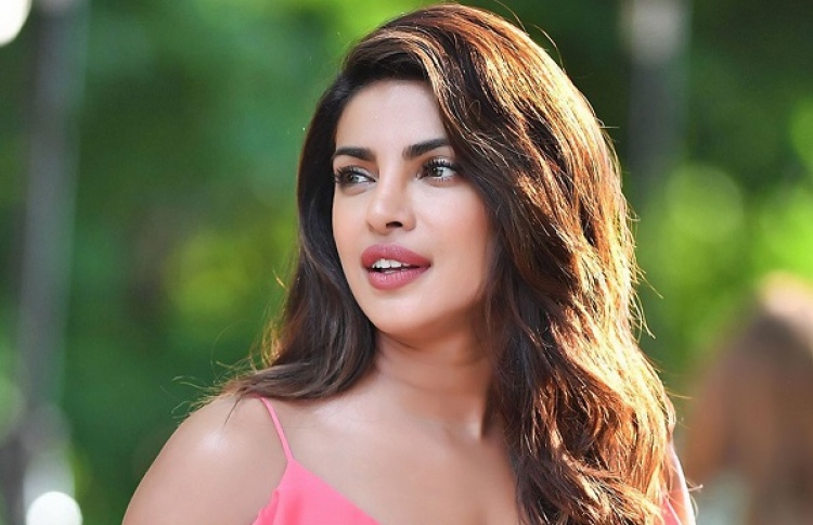 ޕްރިޔަންކާ ކުރި ކަމަކުން ފޭނުން ރުޅި އަތުވެއްޖެ