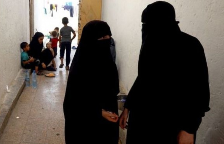 އައިއެސްއާ ގުޅުނު 15 އަންހެނަކު ދަންޖައްސަން ހުކުމްކޮށްފި