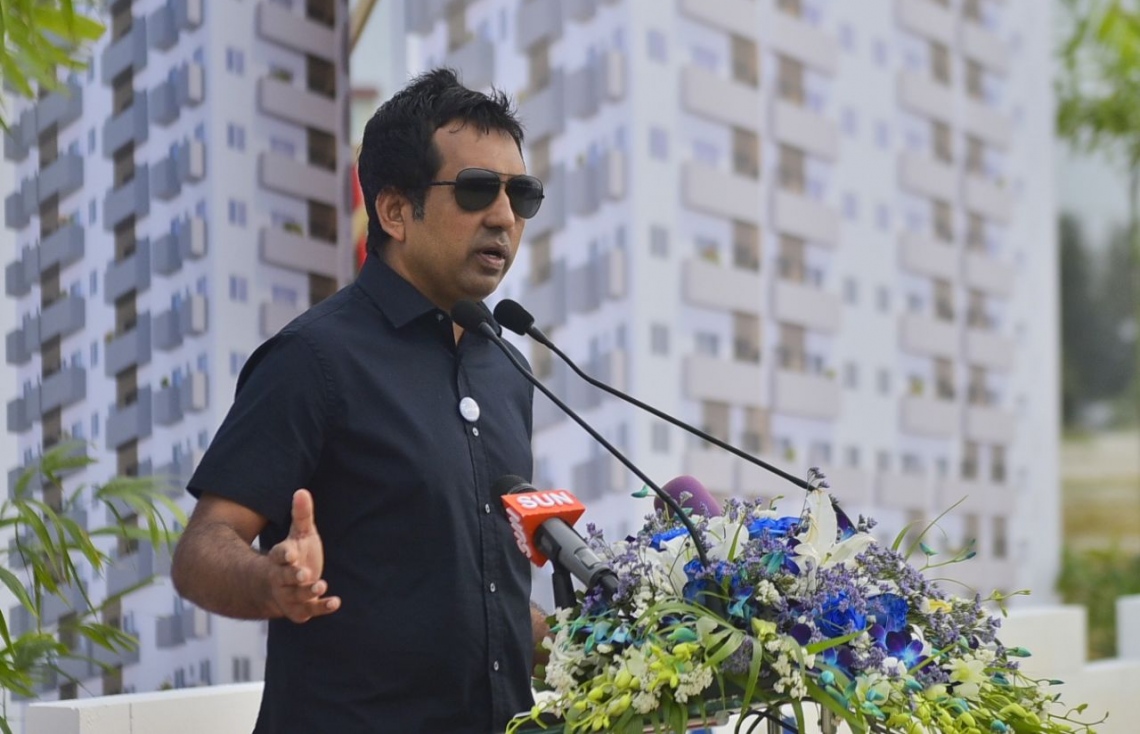 ހުޅުމާލެ: ފެބްރުއަރީ 26، 2018- އެސްޓީއޯ އިން ހުޅުމާލޭގައި ހަދާ 15 ބުރީގެ ރެޒިޑެންޝަލް ދެ ޓަވަރުގެ ބިންގާ އެޅުމުގެ ރަސްމިއްޔާތުގައި އިކޮނޮމިކް މިނިސްޓަރު ސައީދު ވާހަކަ ދައްކަވަނީ.---ފޮޓޯ: ހުސެއިން ވަހީދު/މިހާރު