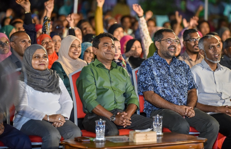"އިދިކޮޅު ލީޑަރުންގެ ހިތްވަރަކީ އަތުގައި ހުރި ފައިސާ"