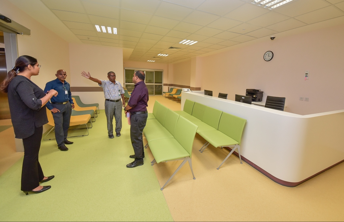 ހުޅުމާލެ: ފެބްރުއަރީ 28، 2018- ޓްރީ ޓޮޕް ހޮސްޕިޓަލް ހިންގާ ޓްރީ ޓޮޕް އިންވެސްޓްމެންޓުގެ އެއް ޑިރެކްޓަރު ސަލީމް، އެ ހޮސްޕިޓަލާ ގުޅޭ މައުލޫމާތު "މިހާރު" ގެ ނޫސްވެރިންނަށް ވިދާޅުވެ ދެެއްވަނީ.---ފޮޓޯ: ނިޝާން އަލީ/މިހާރު