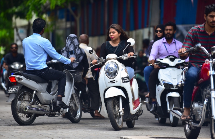 އަންހެނުންނާއި ފިރިހެނުންގެ އާމްދަނީގެ ބޮޑު ފަރަގު