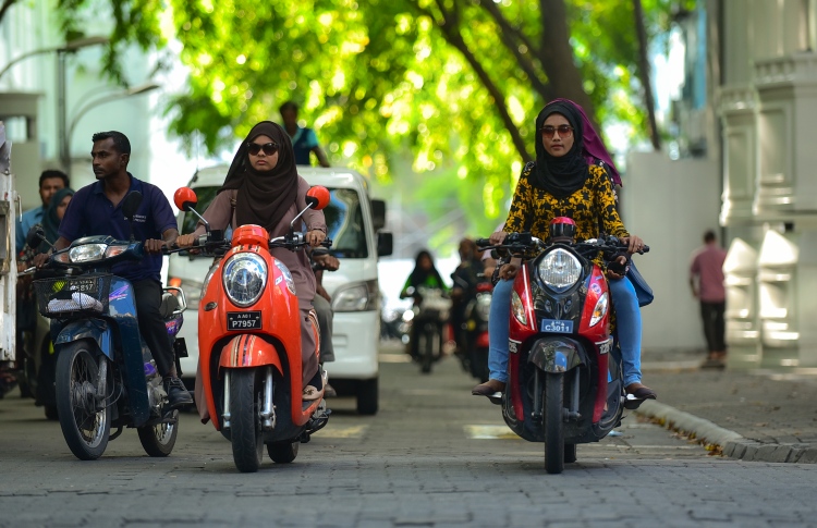 ކޮންމެ ހުކުރުދުވަހަކު ބައެއް މަގުތައް ބަންދުކުރަނީ