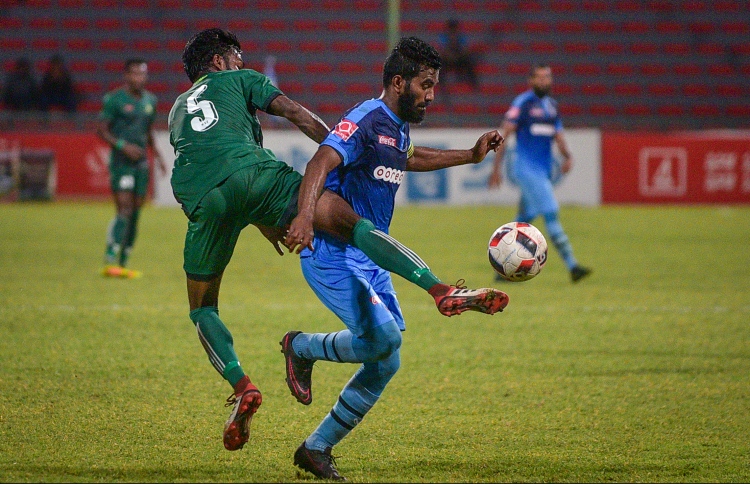 ބޮޑު ދެ ބާރުގެ ކުރިމަތިލުން ނިއު ކާމިޔާބުކޮށްފި