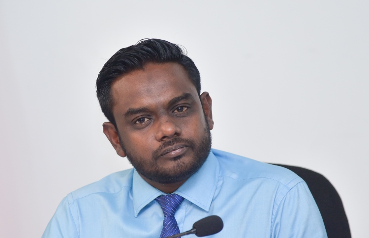 ނުކުޅެދޭ މީހުންގެ ކަރުދާހުގައި އޮފިޝަލުން ފާހަގަ ޖަހަނީ