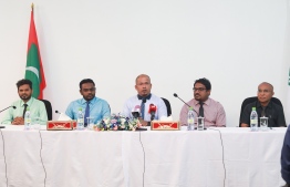 Members of the Elections Commission at a press conference. PHOTO: MIHAARU
