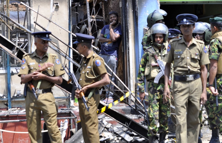 ކުއްލި ނުރައްކަލުގައި، ބުޑިސްޓުންގެ ހަމަލާ ފުލުހުންނަށް