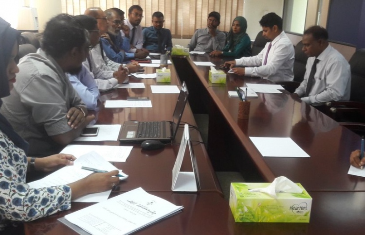 އެޑިޓަރުންގެ ޝަރުތު ބާތިލު ކުރަން ހޯމް މިނިސްޓްރީއަށް