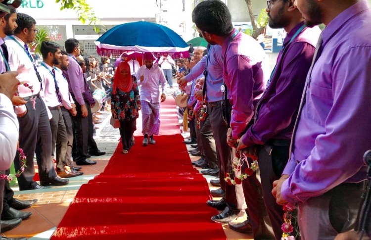 މާބޮނޑި، ފިނިފެންމާ، ކޭކް، ޗޮކްލެޓް މަނާ!