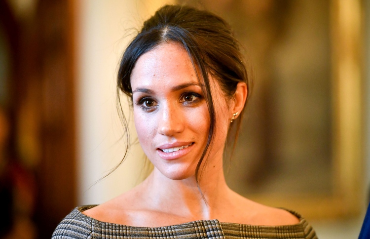 މޭގަން މާކަލްގެ ވެޑިން ޑްރެސްގެ އަގަކީ 8 މިލިއަން