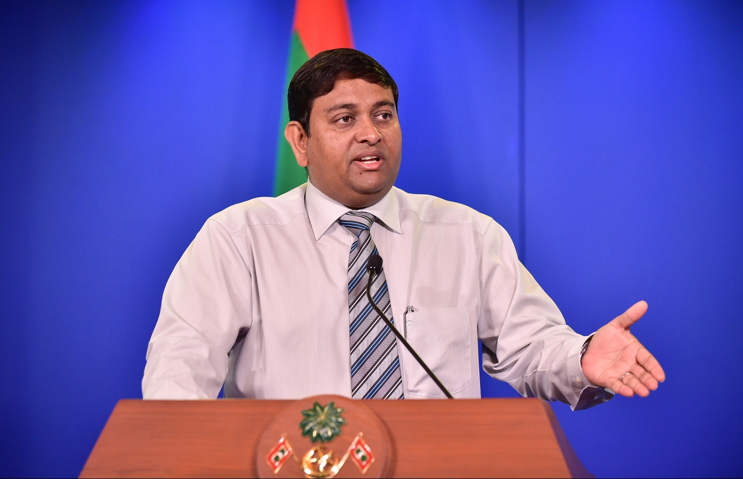 މަޝްވަރާގައި ސަރުކާރު ތަމްސީލްކުރައްވާ އެންމެ އިސް މަންދޫބު، ފިޝަރީޒް މިނިސްޓަރު ޑރ. މުހައްމަދު ޝައިނީ. --ފޮޓޯ: ހުސެއިން ވަހީދު/މިހާރު