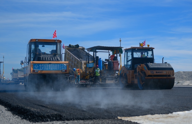 ހުޅުލޭގައި ހަދާ އާ ރަންވޭގައި ތާރު އަޅަން ފަށައިފި