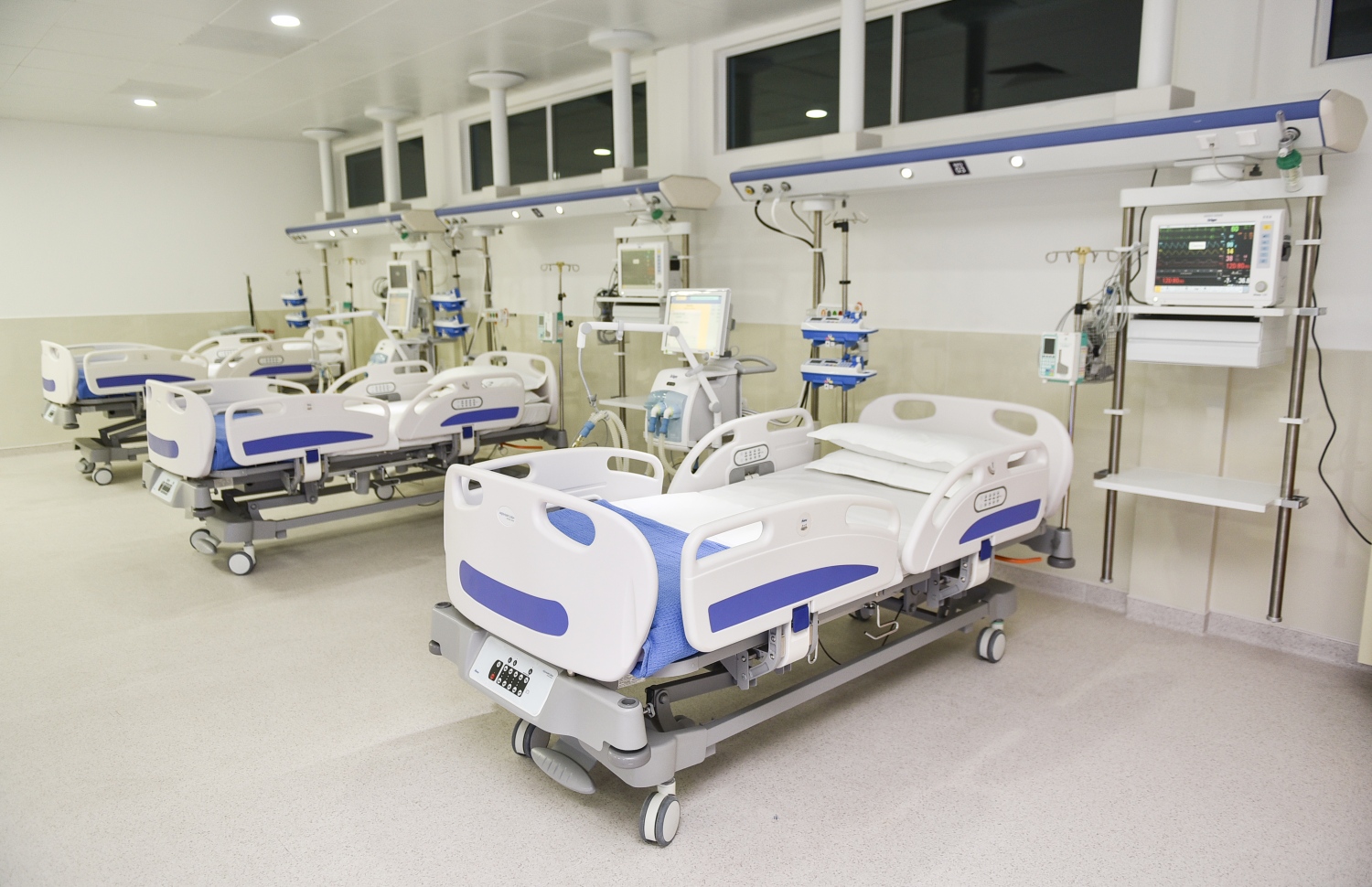 އޭޑީކޭ ހޮސްޕިޓަލްގައި ހިތުގެ އޮޕަރޭޝަނަށް ހާއްސަ ކެތު ލިބޭ ހިމެނޭ އޮޕަރޭޝަން ތިއޭޓަރުގެ ބައެއް.---ފޮޓޯ: ހުސެއިން ވަހީދު/މިހާރު