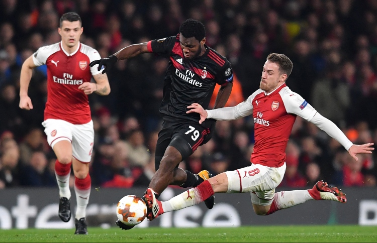 އާސެނަލާއި އެތުލެޓިކޯ ކުއާޓާ އަށް، ޑޯޓްމަންޑް ކަޓައިފި