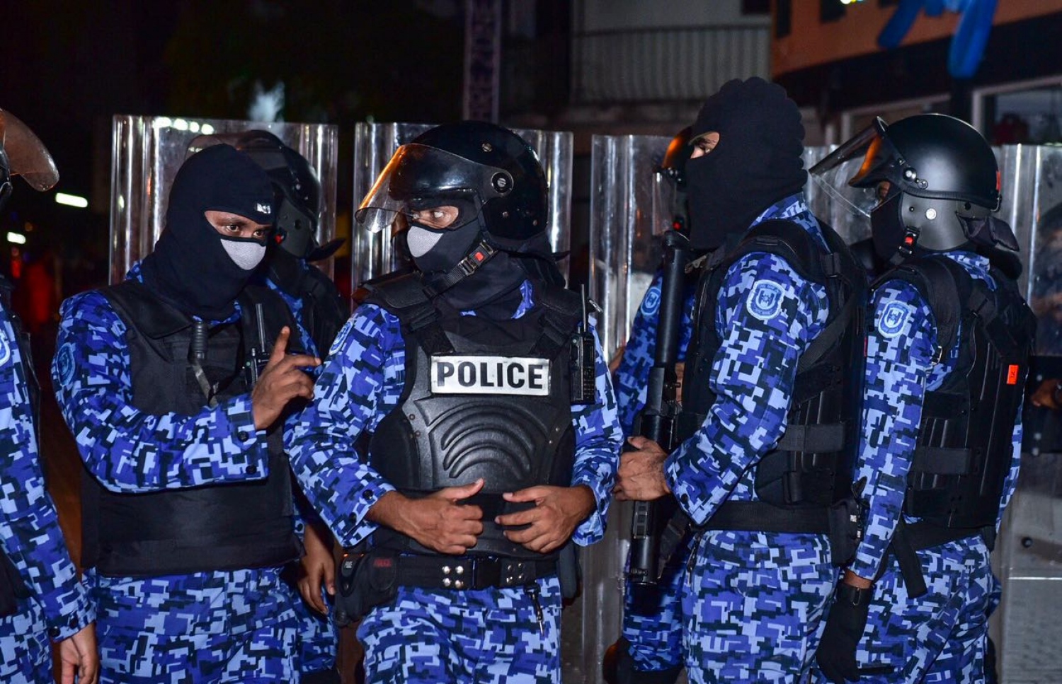 މާލޭގައި ބޭއްވި އެއްވުމެއް ރޫޅާލަން ފުލުހުން ހަރަކާތްތެރި ވަނީ.---ފޮޓޯ: ނިޝާން އަލީ/މިހާރު