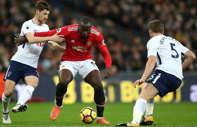 ސެމީގައި ޔުނައިޓެޑާއި ޓޮޓެންހަމްގެ ކުރިމަތިލުމެއް