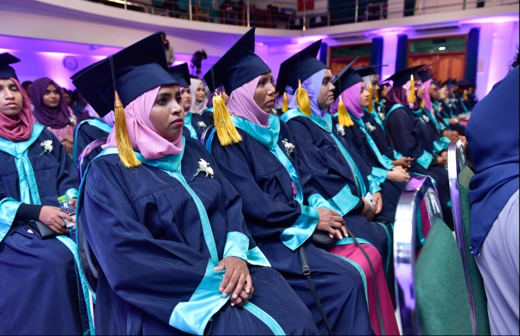 އެންއައިއީން 80 އަށް ވުރެ ދަރިވަރުން ގްރެޖުއޭޓްވެއްޖެ